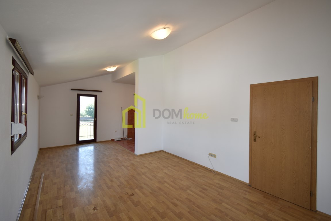 Dvosoban stan 100m2, Donja Gorica